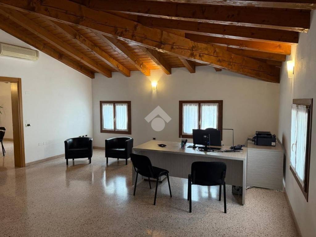 ufficio in affitto a Nove