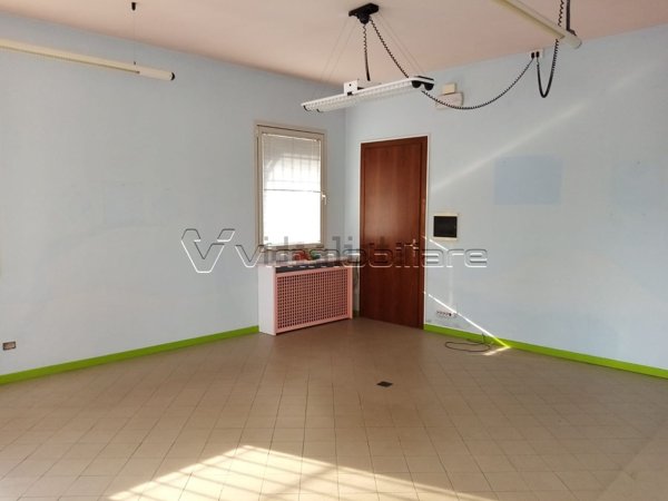 negozio in affitto a Noventa Vicentina