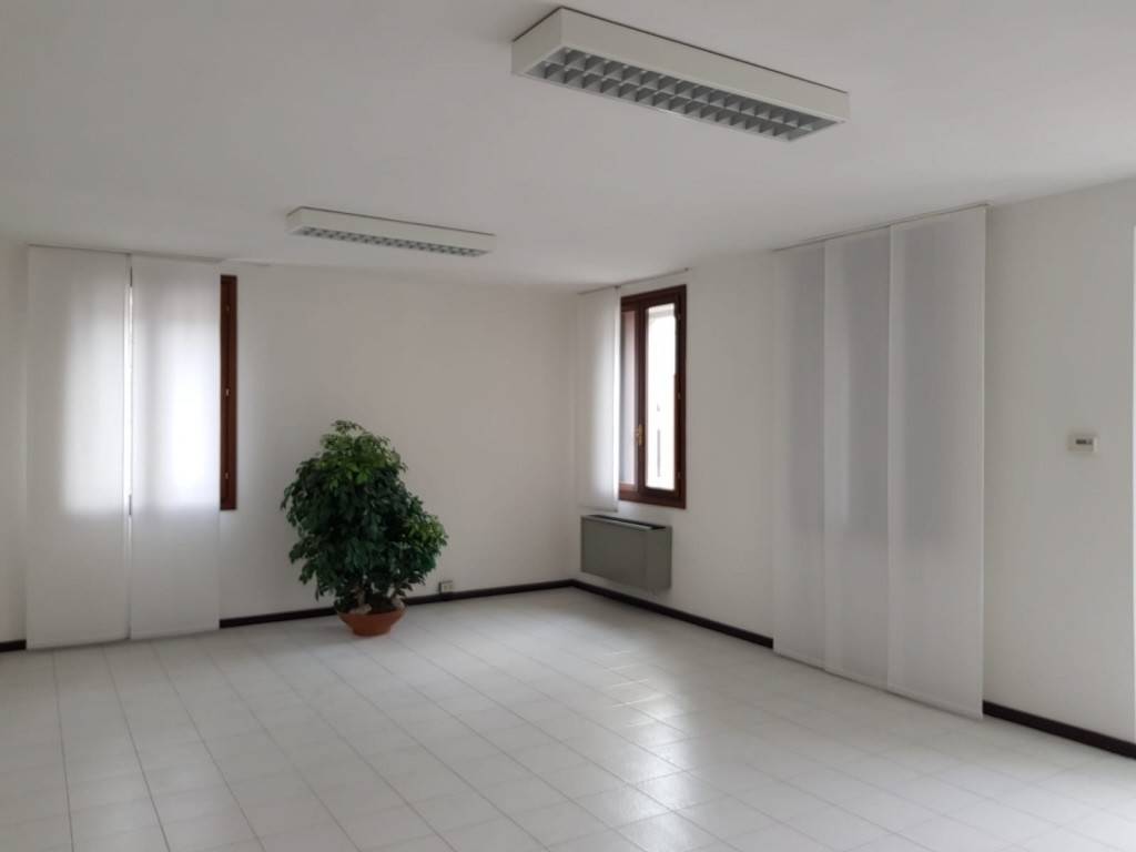 ufficio in affitto a Piovene Rocchette