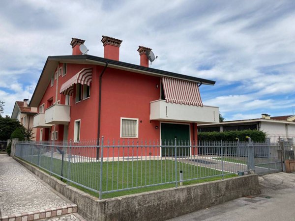 casa indipendente in affitto a Quinto Vicentino