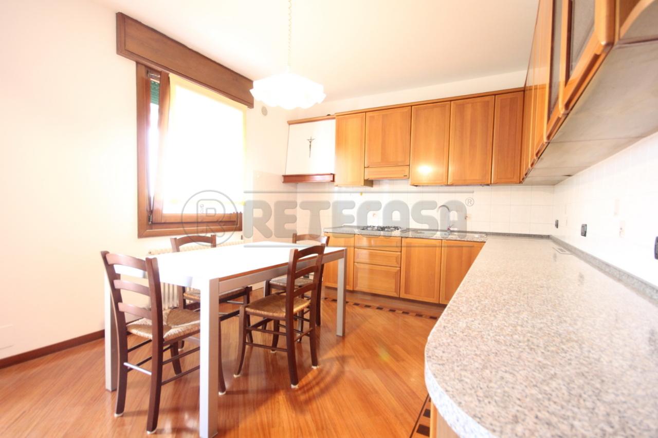 appartamento in affitto a Quinto Vicentino in zona Valproto