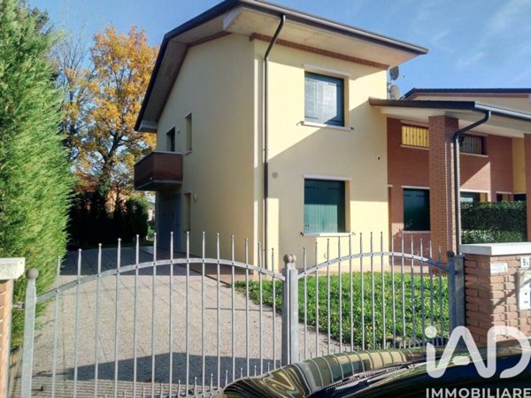 casa indipendente in affitto a Quinto Vicentino in zona Lanzè