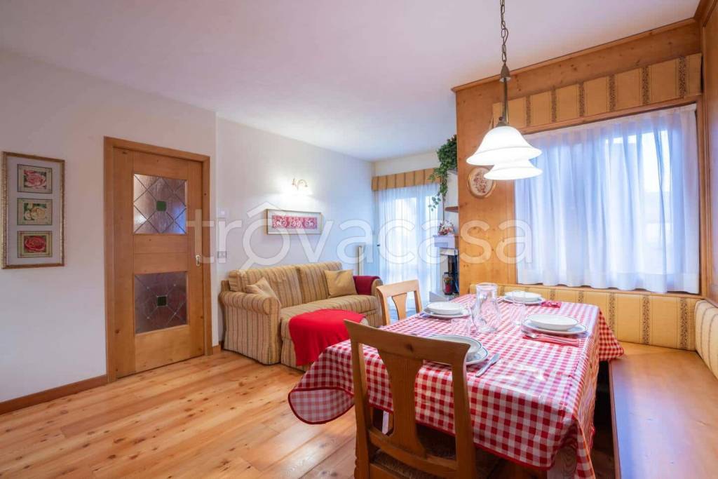appartamento in affitto a Roana in zona Canove