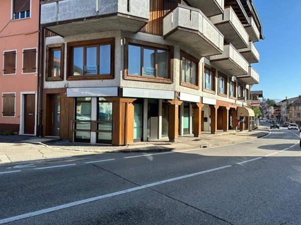 locale commerciale in affitto a Roana in zona Canove