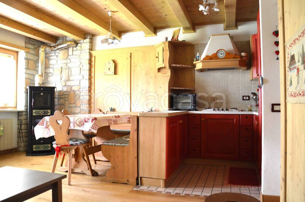 appartamento in affitto a Roana in zona Canove