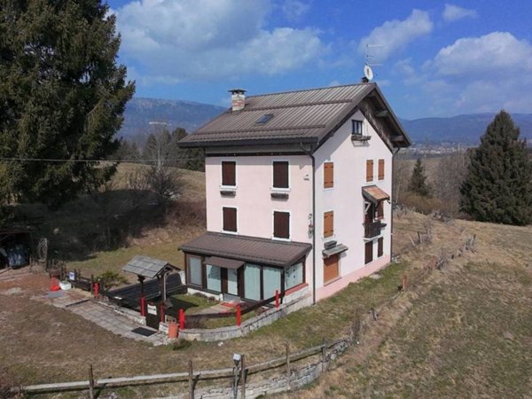 casa indipendente in affitto a Roana in zona Cesuna