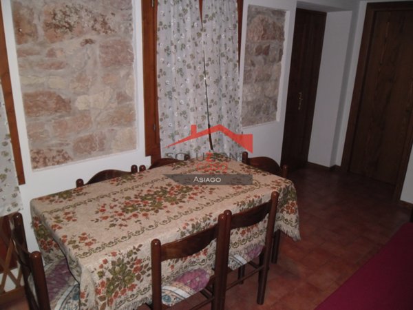 appartamento in affitto a Roana in zona Camporovere