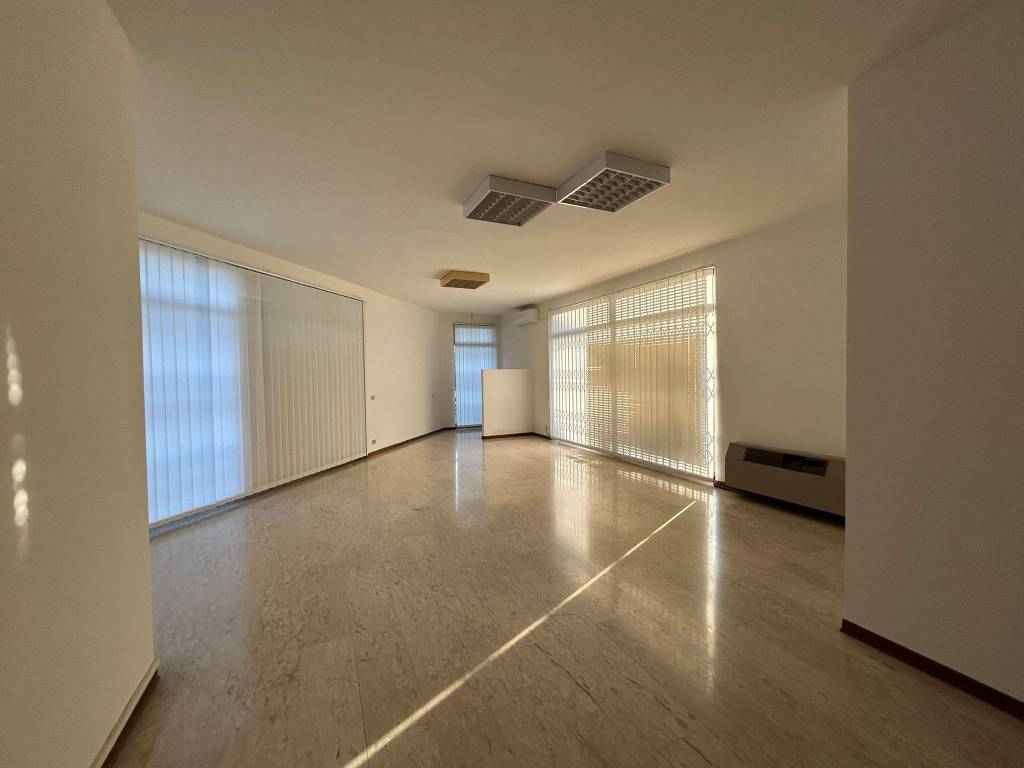 ufficio in affitto a Romano d'Ezzelino in zona San Giacomo