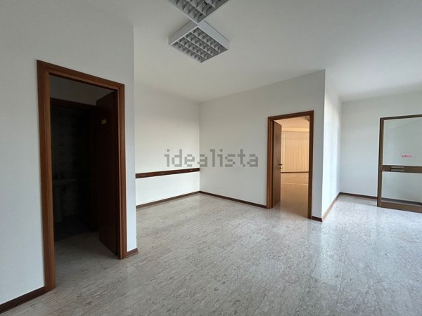ufficio in affitto a Romano d'Ezzelino in zona San Giacomo