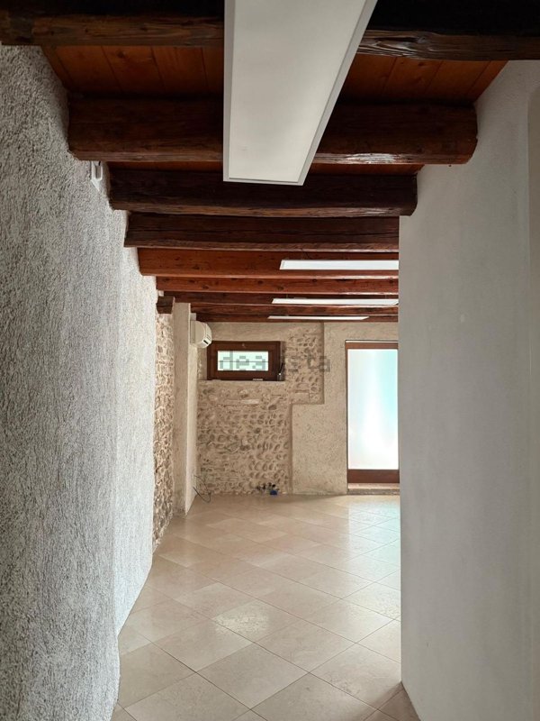 negozio in affitto a Romano d'Ezzelino