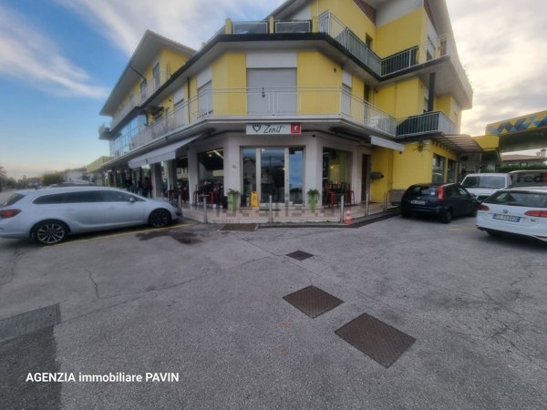 negozio in affitto a Romano d'Ezzelino in zona Fellette