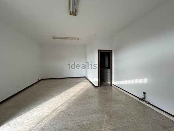 negozio in affitto a Romano d'Ezzelino in zona San Giacomo