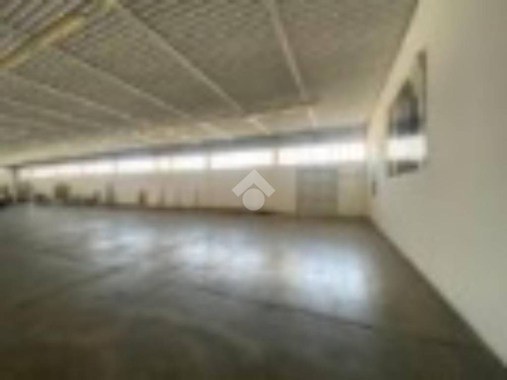 locale commerciale in affitto a Romano d'Ezzelino