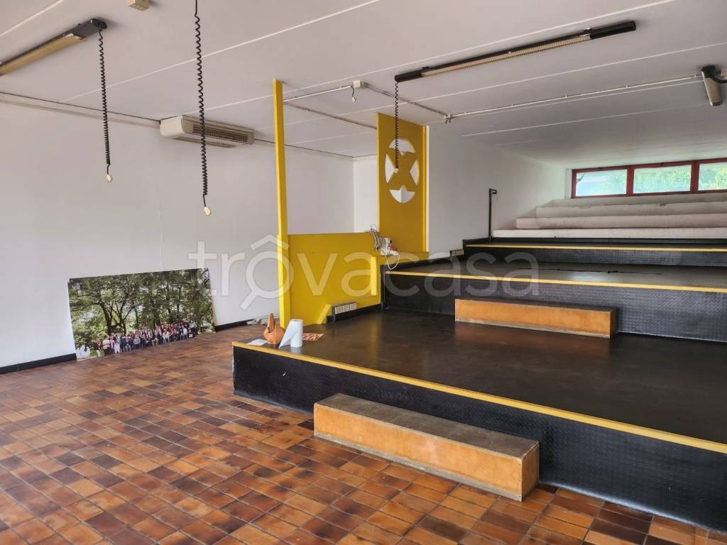 negozio in affitto a Romano d'Ezzelino in zona San Giacomo