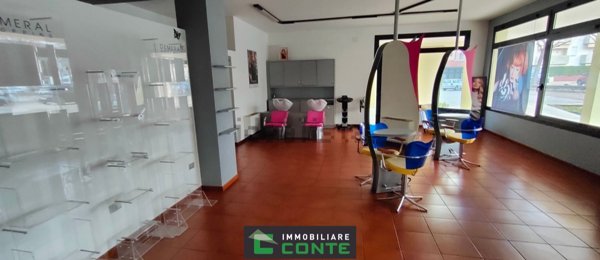 ufficio in affitto a Romano d'Ezzelino in zona Fellette