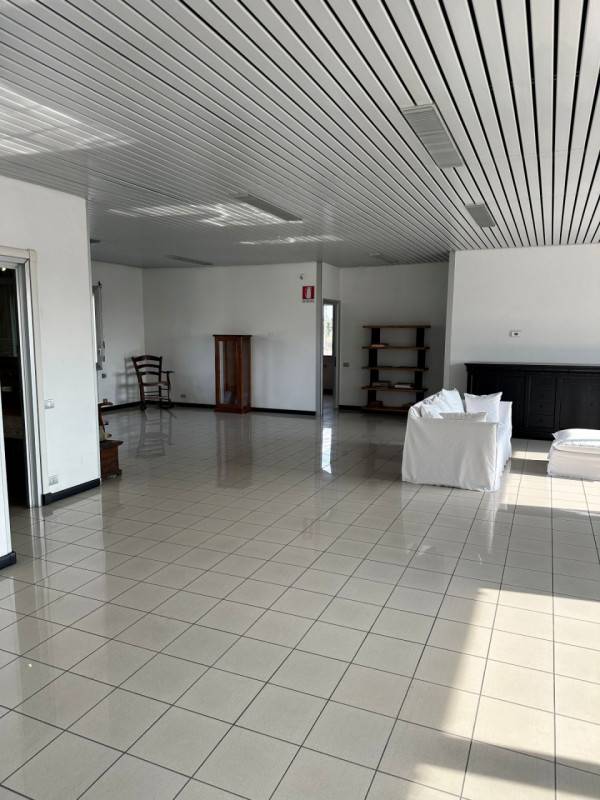 ufficio in affitto a Rosà in zona Cusinati
