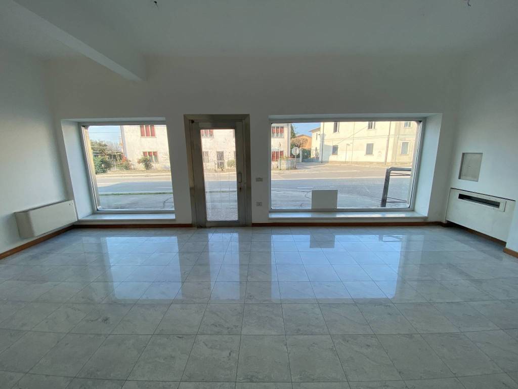 negozio in affitto a Rosà