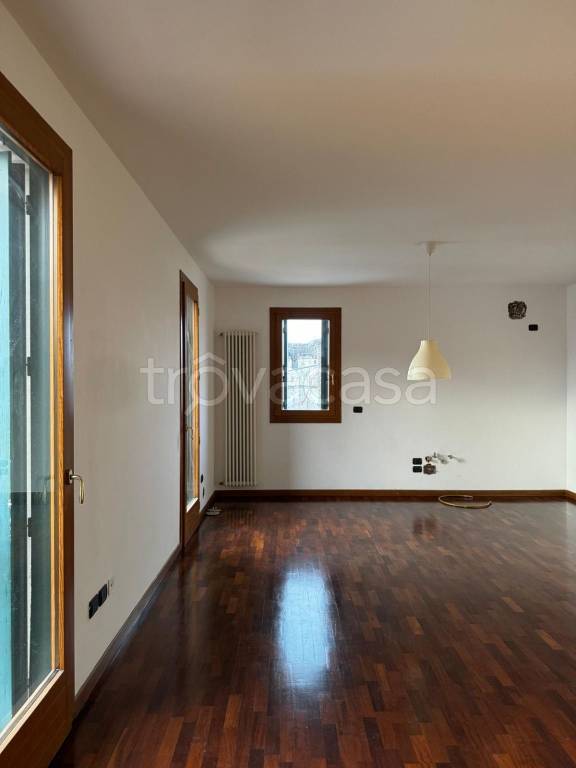 appartamento in affitto a Rosà