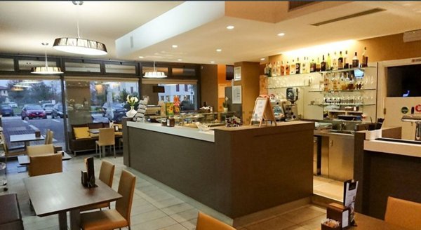 negozio in affitto a Rosà in zona Travettore