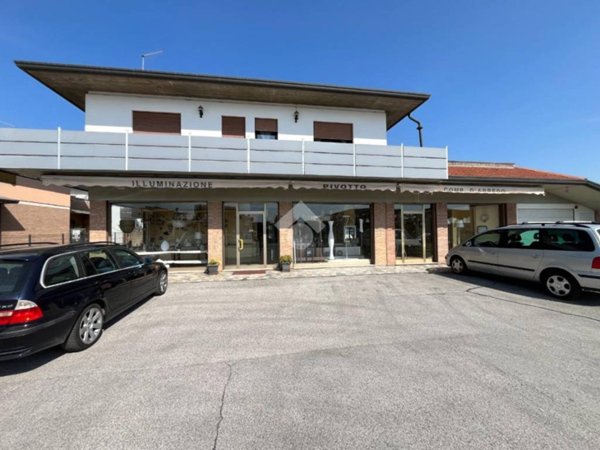 negozio in affitto a Rosà
