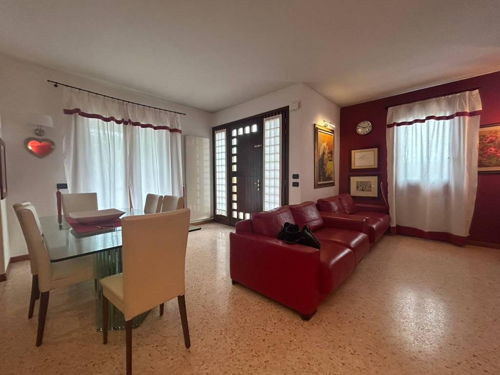 appartamento in affitto a Rosà in zona Travettore