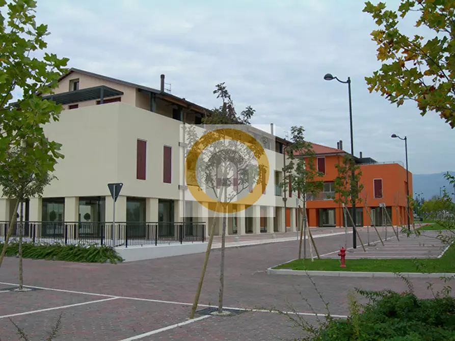 negozio in affitto a Rosà in zona Cusinati