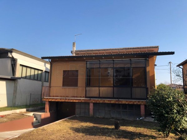 appartamento in affitto a Rosà in zona Cusinati