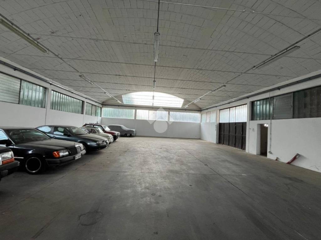 locale commerciale in affitto a Rossano Veneto