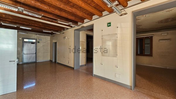negozio in affitto a Rossano Veneto