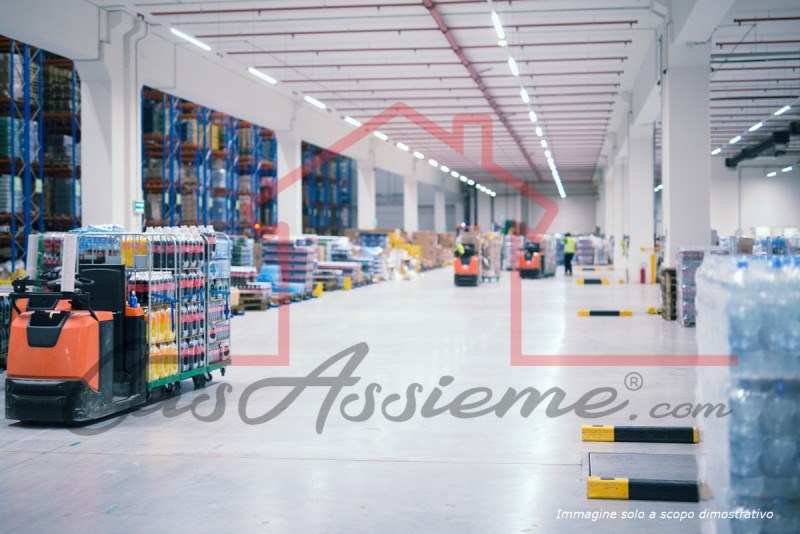 locale commerciale in affitto a Rossano Veneto