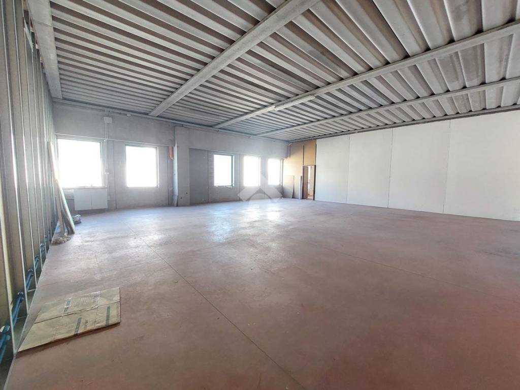 locale commerciale in affitto a Sandrigo