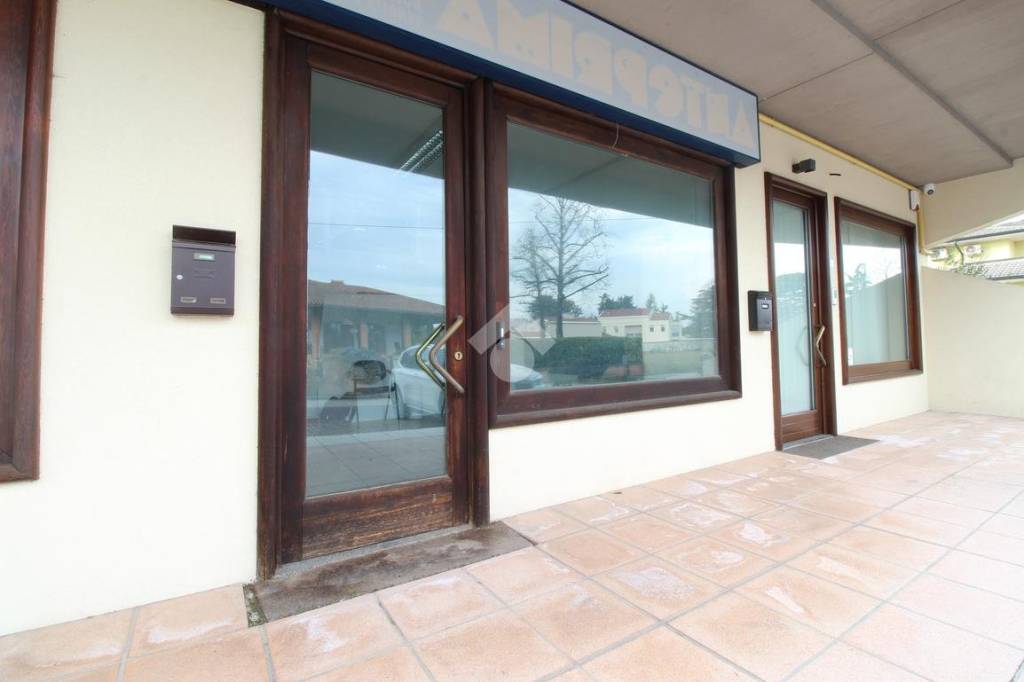 negozio in affitto a Sandrigo