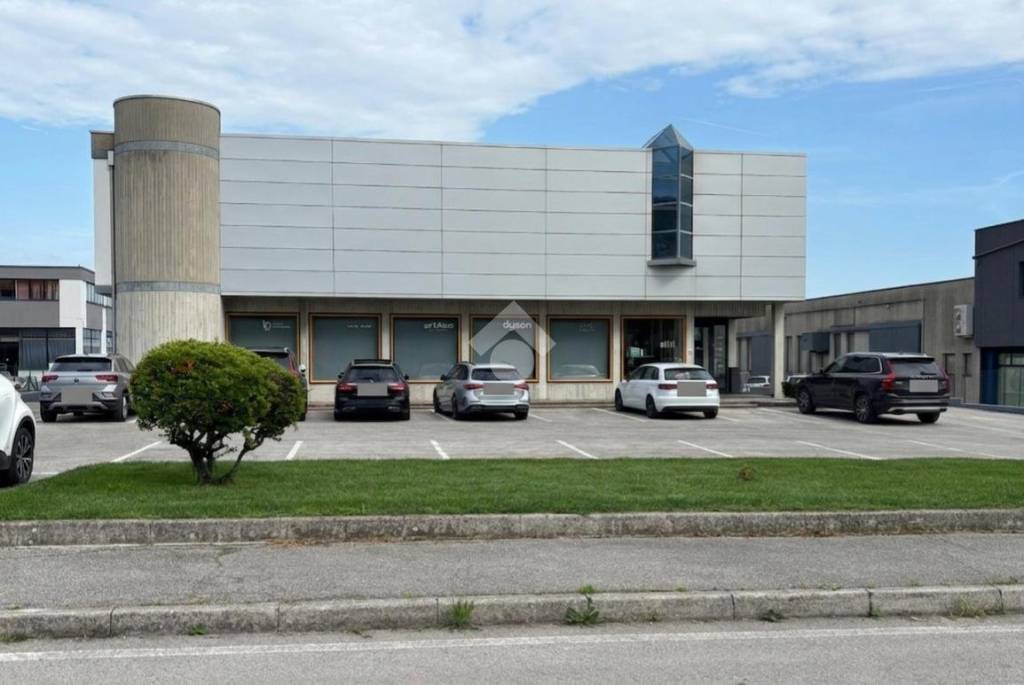 locale commerciale in affitto a Santorso