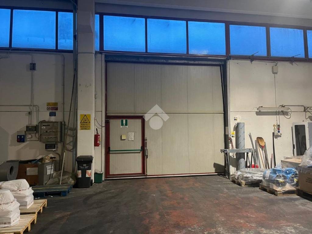 locale commerciale in affitto a Sarcedo