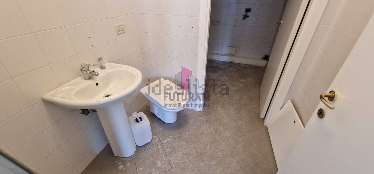 locale commerciale in affitto a Sarcedo