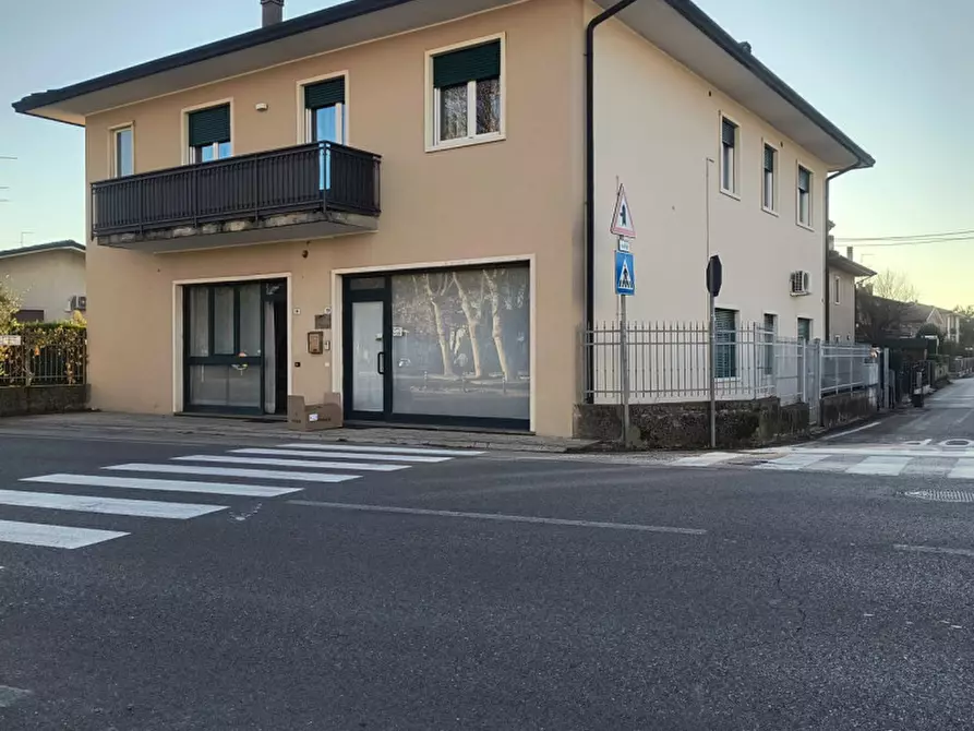 negozio in affitto a Sarego in zona Monticello di Fara