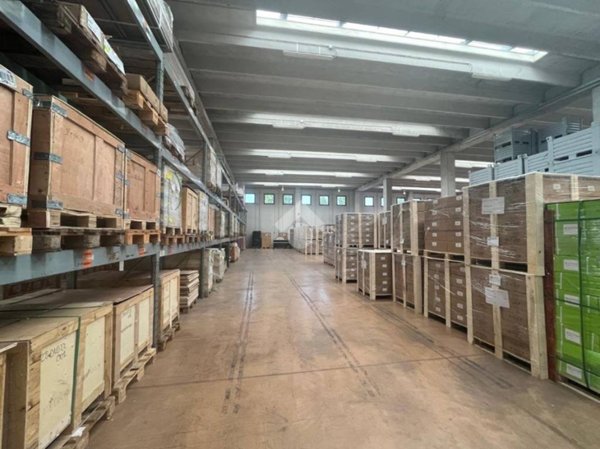 locale commerciale in affitto a Schiavon