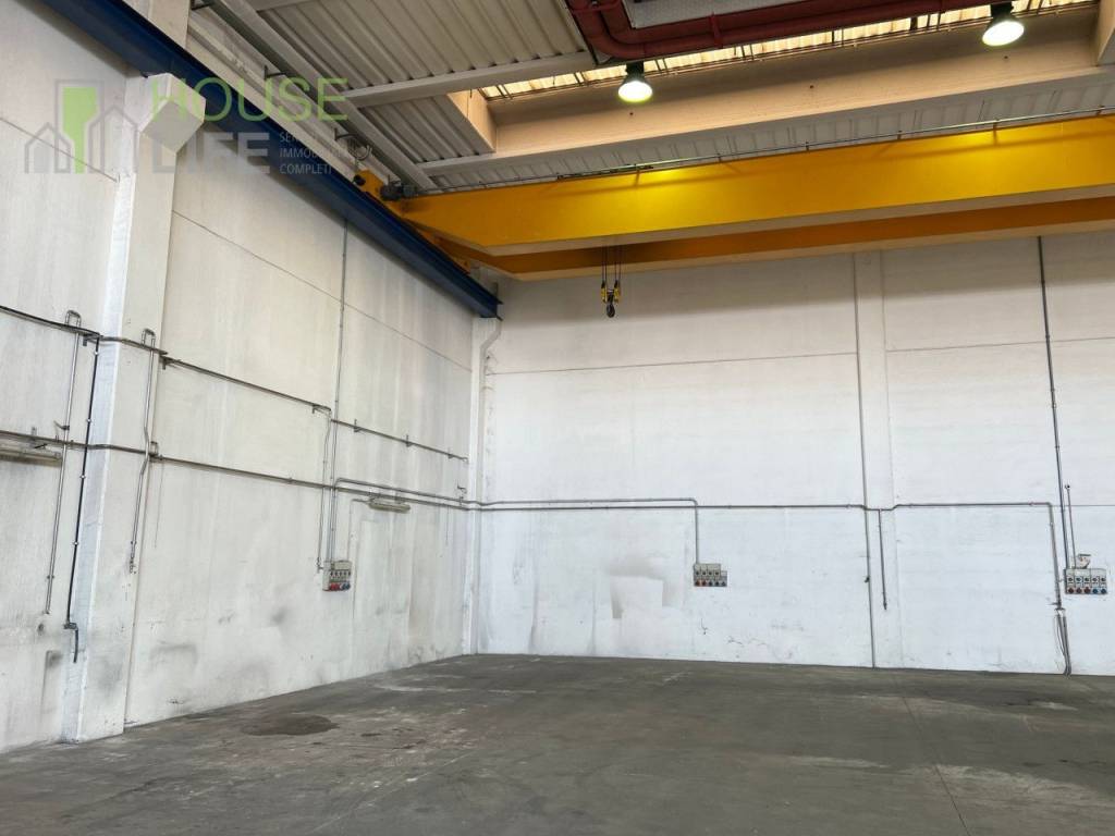 locale commerciale in affitto a Schio