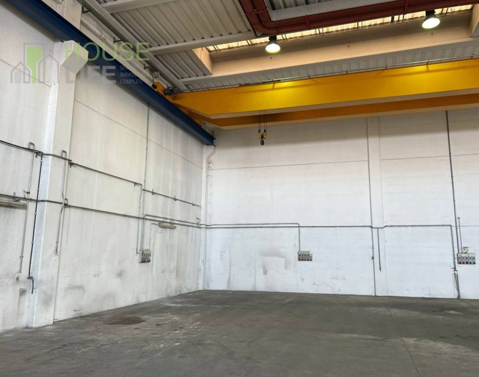 locale commerciale in affitto a Schio