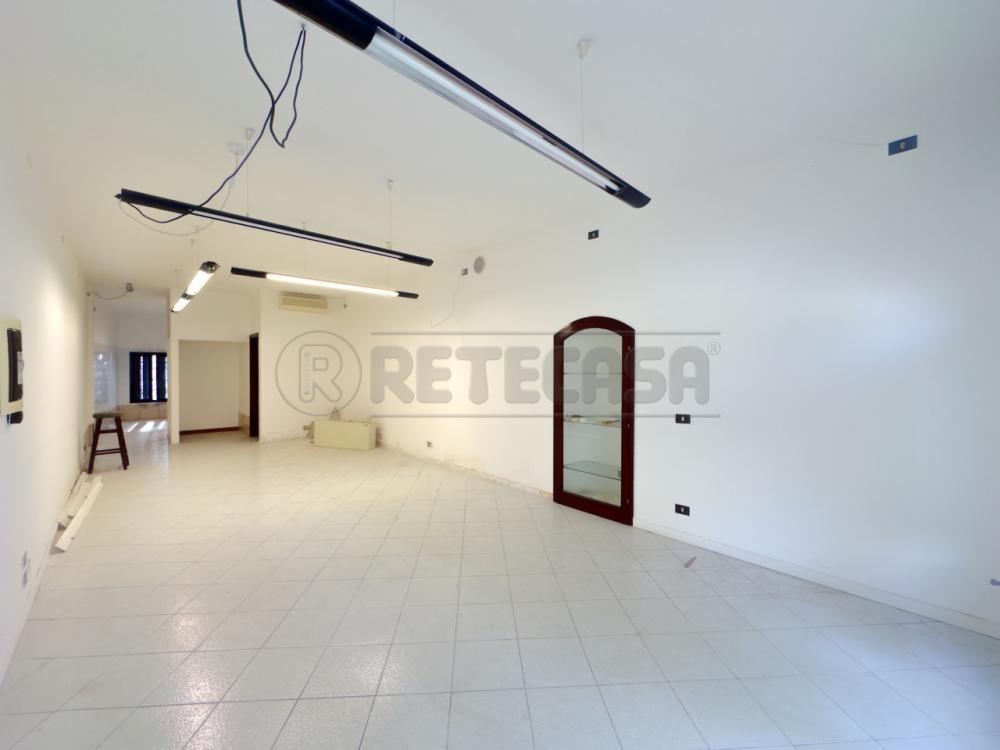 locale commerciale in affitto a Schio in zona Giavenale
