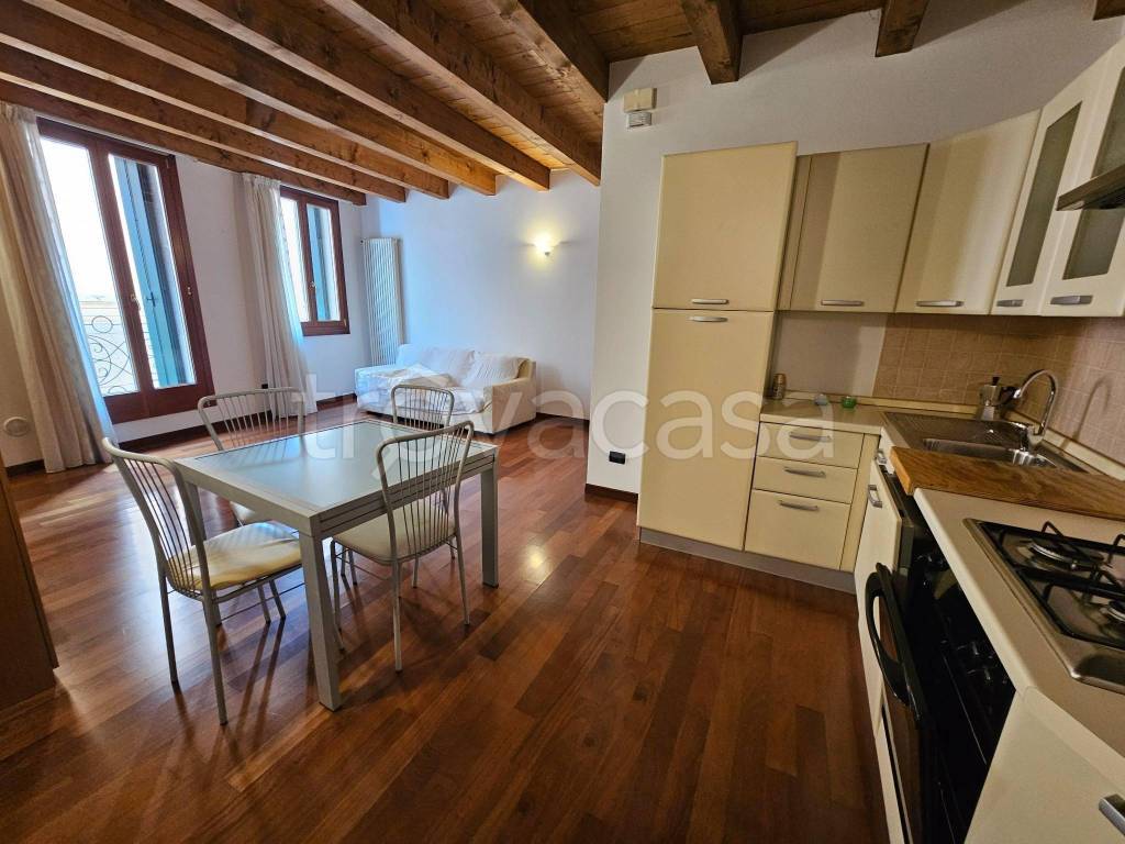 appartamento in affitto a Schio