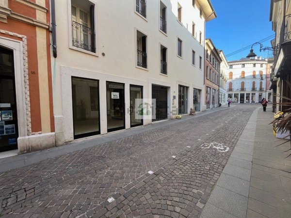 negozio in affitto a Schio