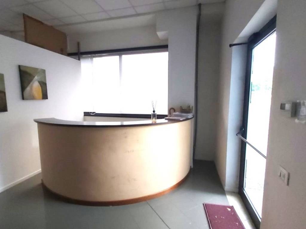 locale commerciale in affitto a Schio
