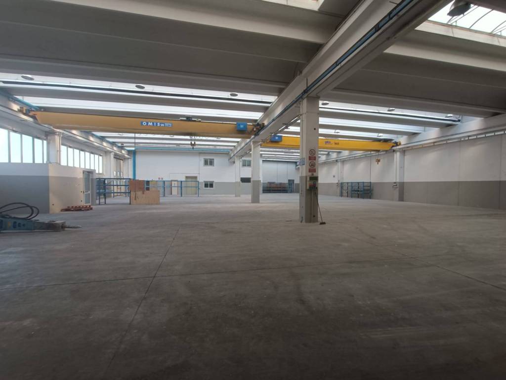 locale commerciale in affitto a Schio