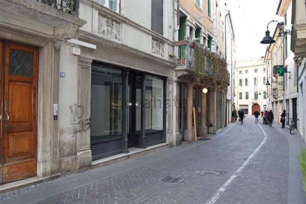 negozio in affitto a Schio