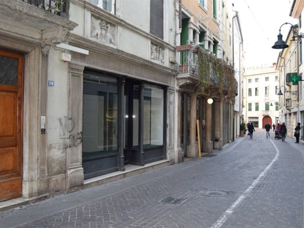 negozio in affitto a Schio
