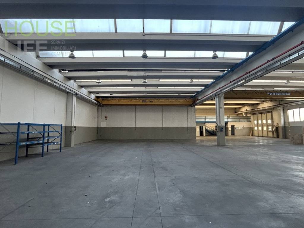 locale commerciale in affitto a Schio