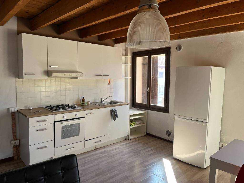 appartamento in affitto a Schio in zona Magrè