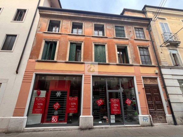 negozio in affitto a Schio