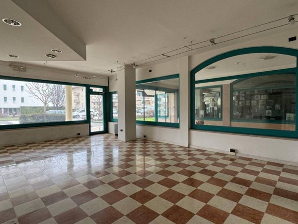negozio in affitto a Schio